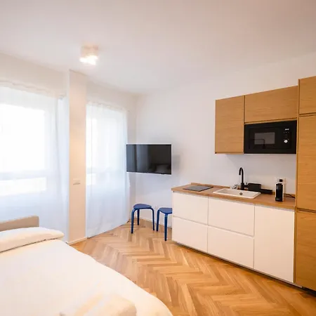 Апартаменты Moderno Bilocale In Zona Monumentale-cenisio *