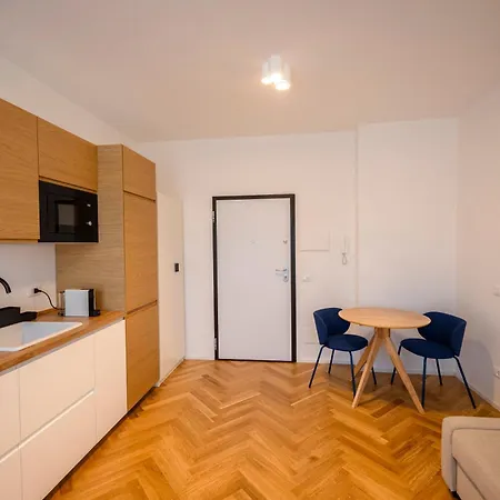 Апартаменты Moderno Bilocale In Zona Monumentale-cenisio